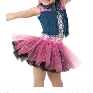 Cute dance costume!